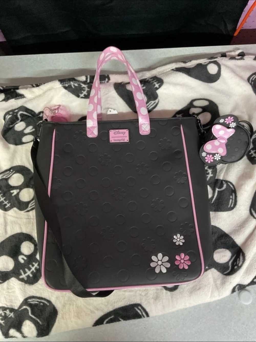 Disney Black Tote Bag with Pink Minnie Mouse Bow Accents - Picture 6 of 8